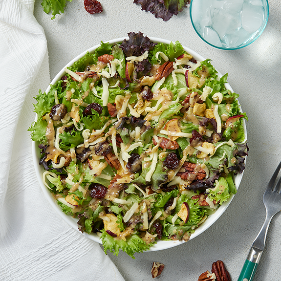 80AcresFarms_SaladKit_FeelinGouda_Lifestyle_SM